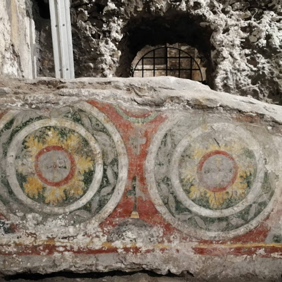 Decorazioni ad affresco dalla Basilica inferiore di San Crisogono