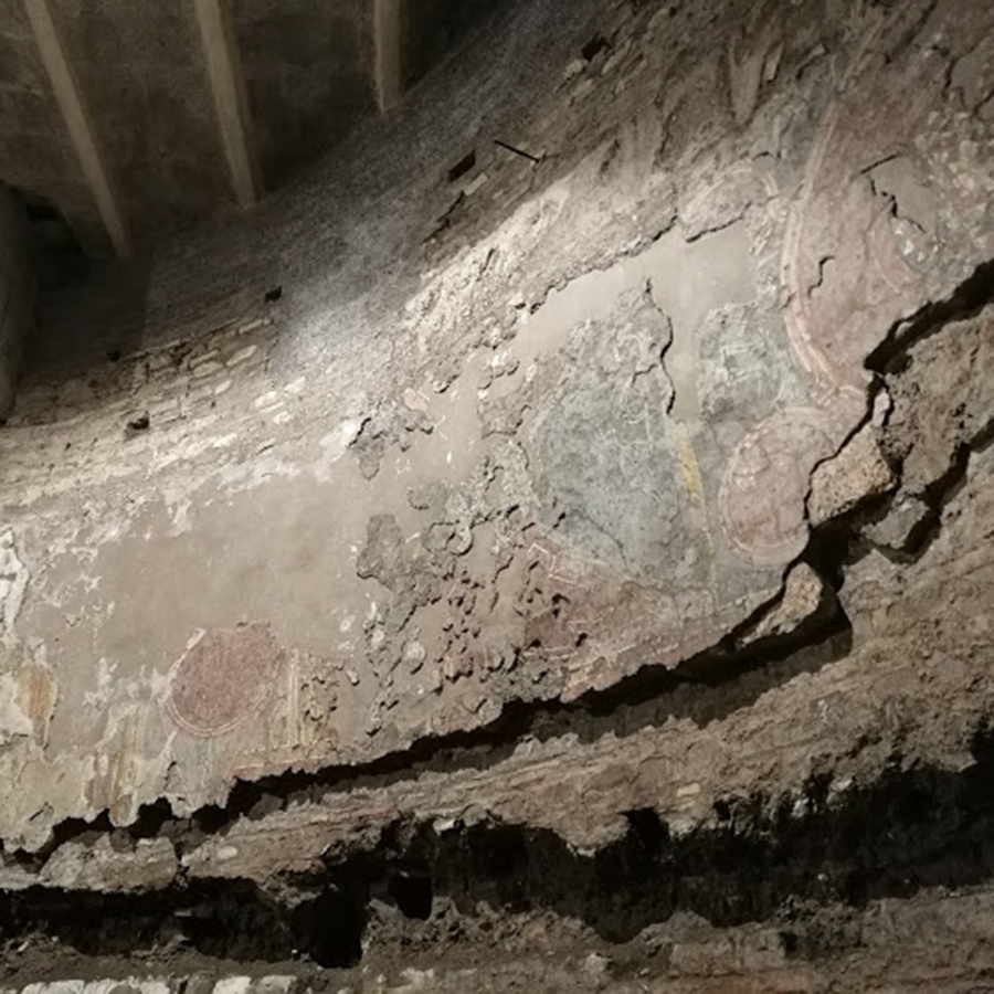 Decorazioni ad affresco nell'area absidale dell'antica basilica di San Crisogono