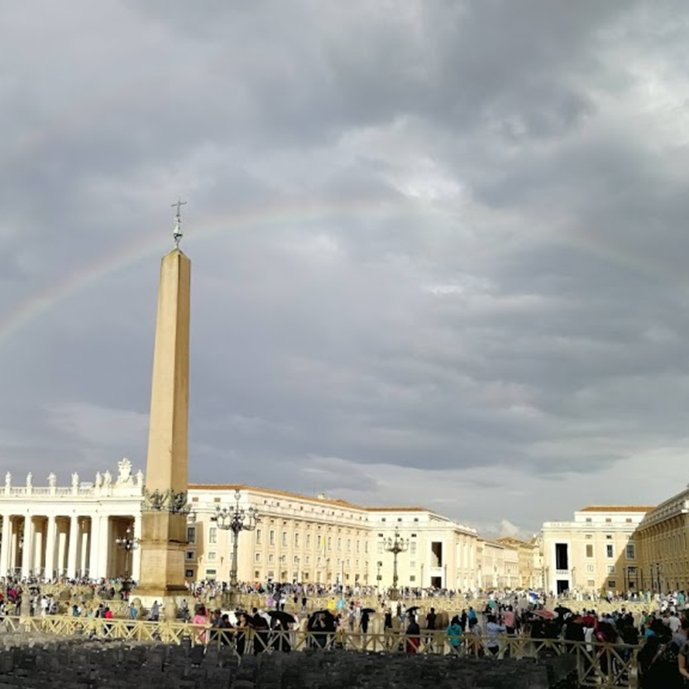 Panoramica su Piazza San Pietro