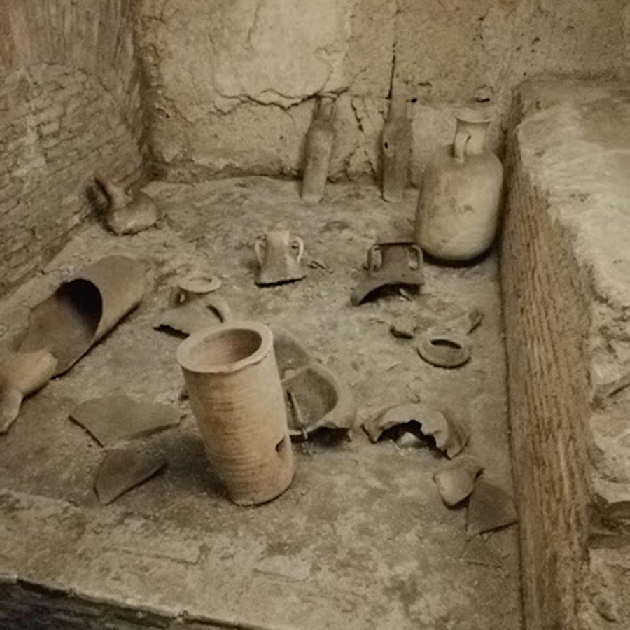 Reperti ceramici dagli scavi della Basilica di Santa Cecilia a Trastevere