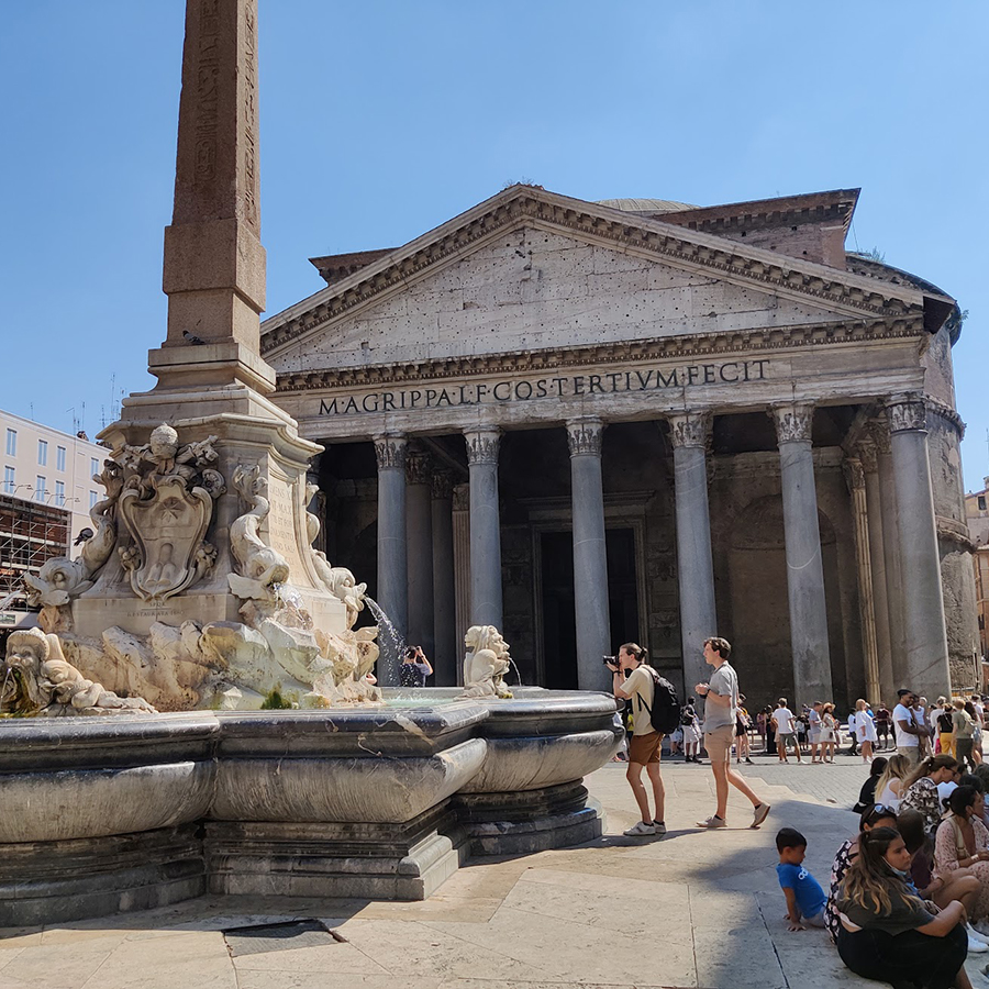 La Fontana di Piazza della Rotonda e il Pantheon