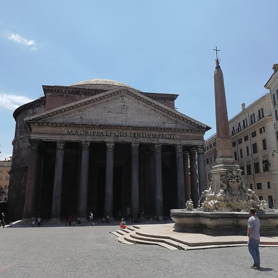 Piazza della Rotonda e il Pantheon